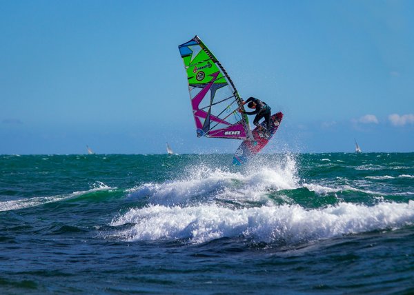 Quels sont les meilleurs spots pour faire du windsurf à Maui, Hawaï?